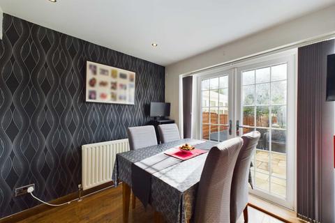 422 Long Chaulden, Hemel Hempstead, HP1 2NS