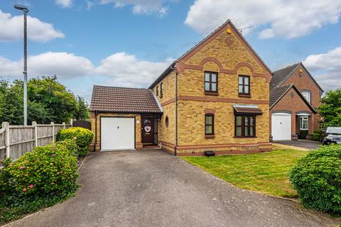 4 bedroom detached house for sale, Langham Drive, Rayleigh, SS6
