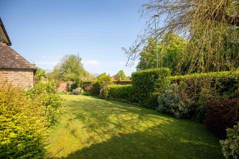 3 bedroom detached house for sale, Lewes Road, East Grinstead RH19