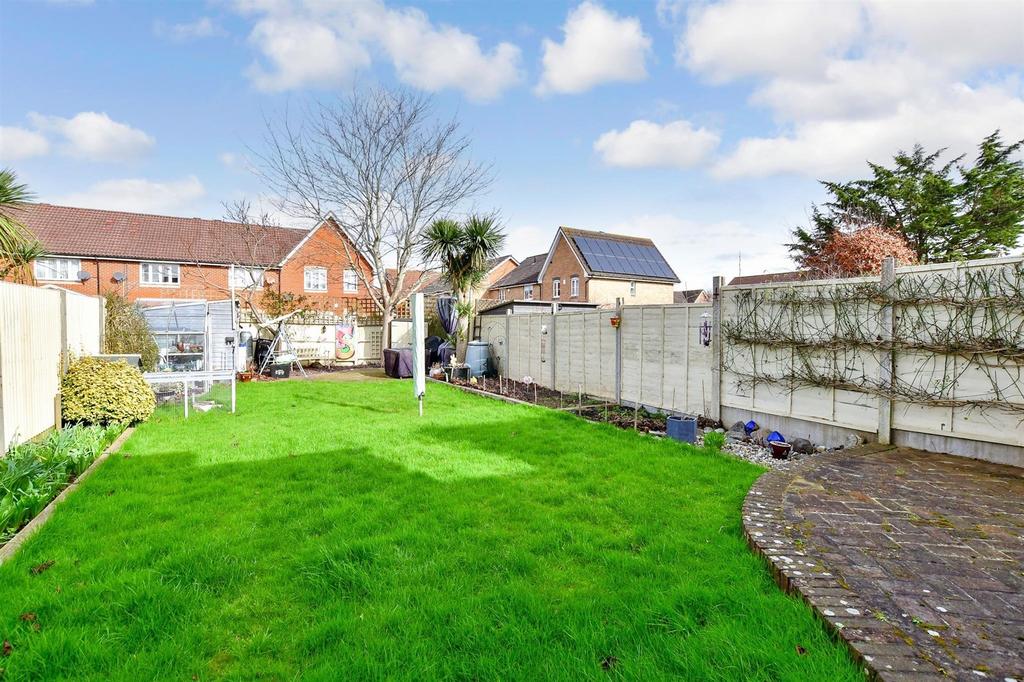 Mayfair Avenue, Loose, Maidstone, Kent 3 bed semidetached house for