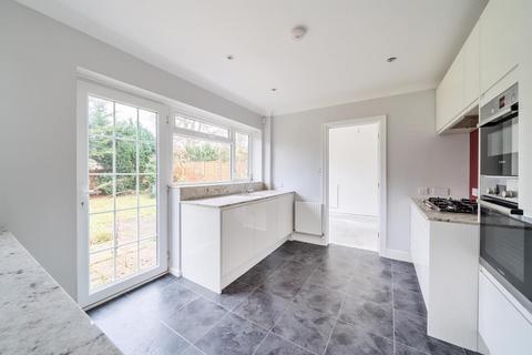 3 Kent Road, Windlesham, GU20 6JF