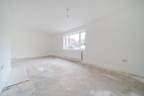 3 Kent Road, Windlesham, GU20 6JF