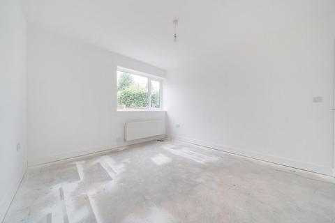 3 Kent Road, Windlesham, GU20 6JF