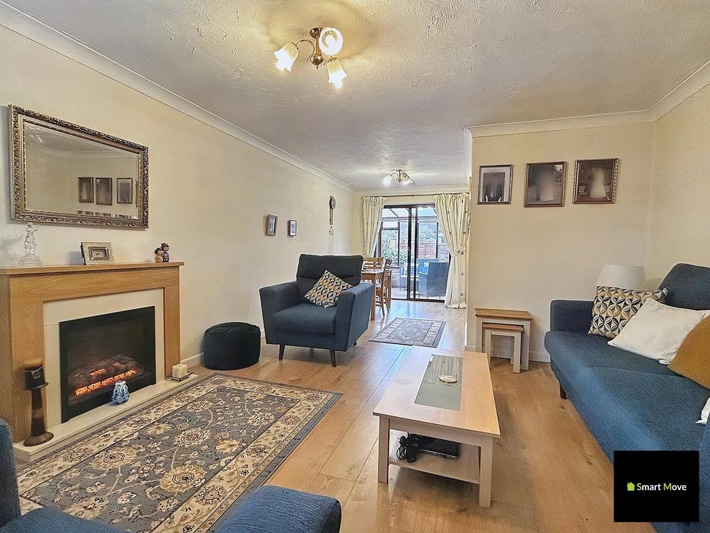 Augusta Close, Parnwell, Peterborough, Cambridgeshire. PE1 5NJ 3 bed