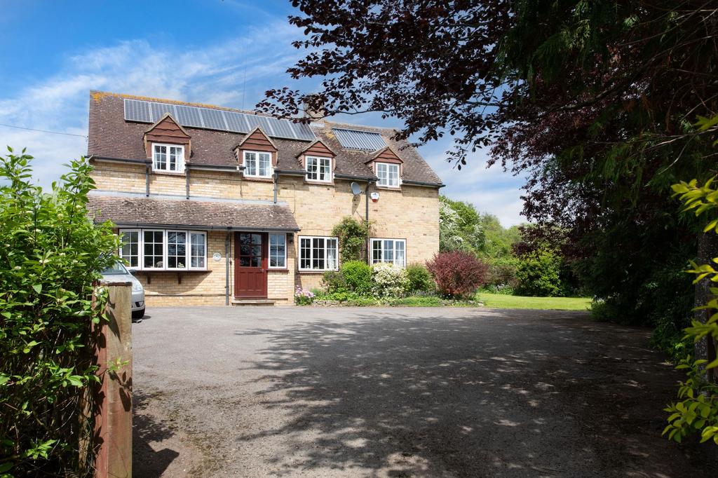 Oaklands, Farmoor, OX2 4 bed detached house for sale £675,000