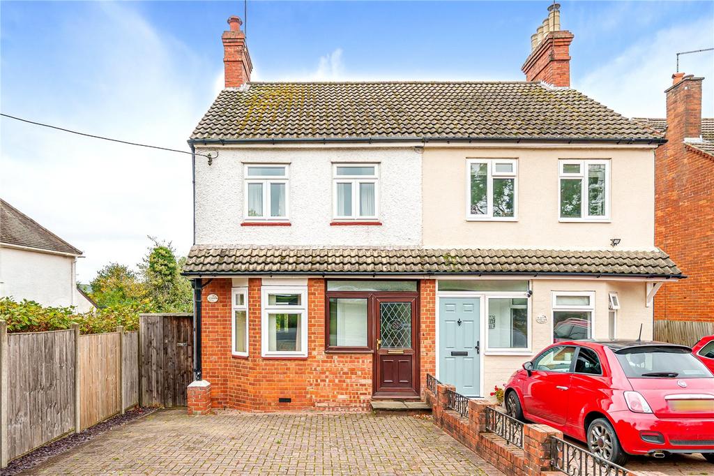 Badshot Lea Road, Badshot Lea 3 Bed Semi-detached House - £425,000