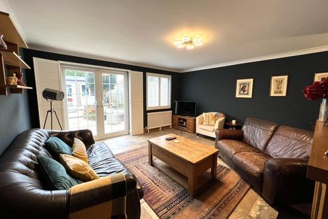 3 bedroom semi-detached house for sale - Wilton Close, Deal, Kent, CT14
