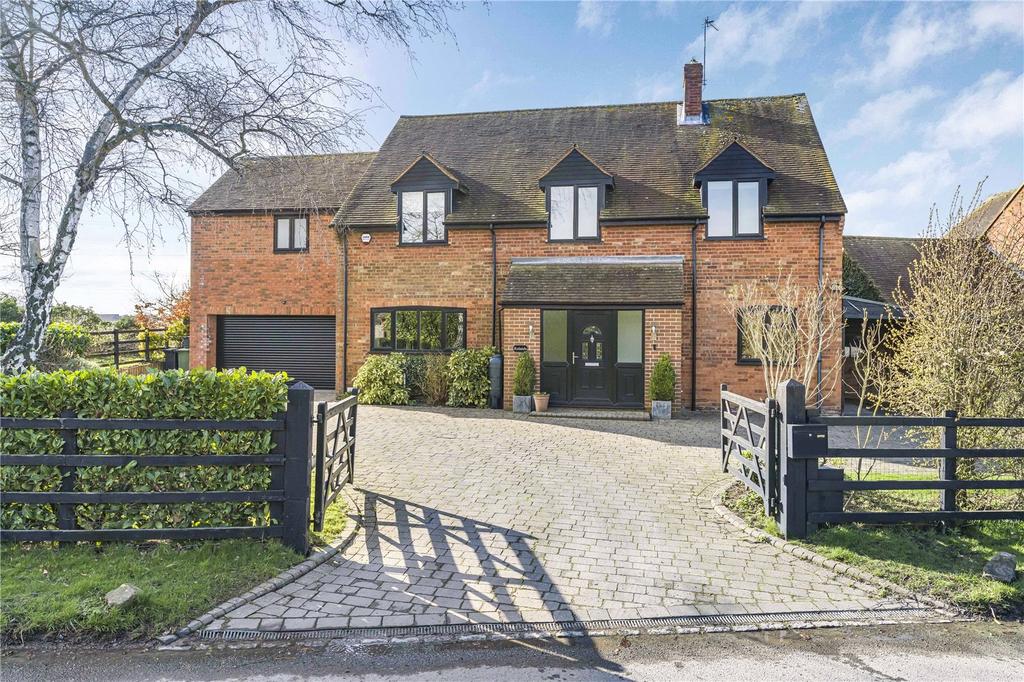 Chinnor, Oxfordshire OX39 6 bed detached house for sale £1,250,000