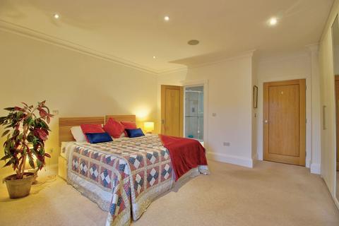 2 bedroom apartment for sale, 17 Murdoch Road, Wokingham RG40