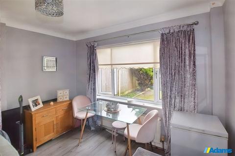16 Nicholas Road, Widnes, WA8 8ST
