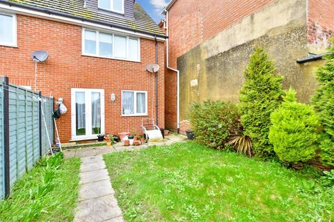 82b Ashley Avenue, Folkestone, CT19 4PJ