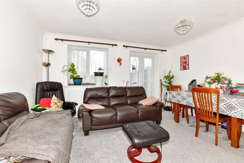 82b Ashley Avenue, Folkestone, CT19 4PJ