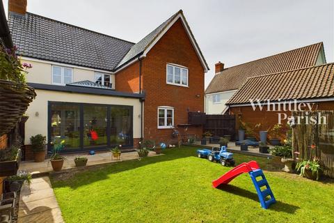 4 bedroom detached house for sale, Mill Close, Wortham