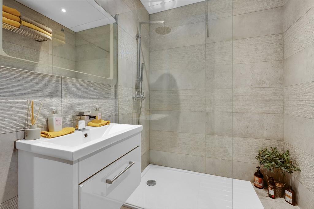 Bedroom Two En Suite