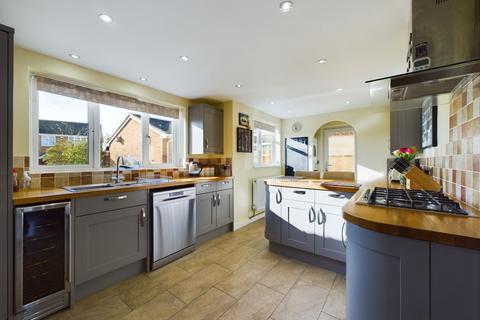 9 Buckingham Way, Towcester, NN12 6JY