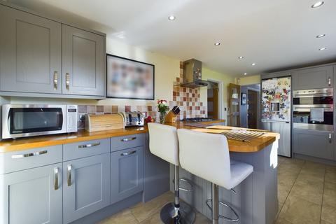 9 Buckingham Way, Towcester, NN12 6JY