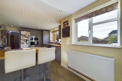 9 Buckingham Way, Towcester, NN12 6JY