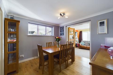 9 Buckingham Way, Towcester, NN12 6JY