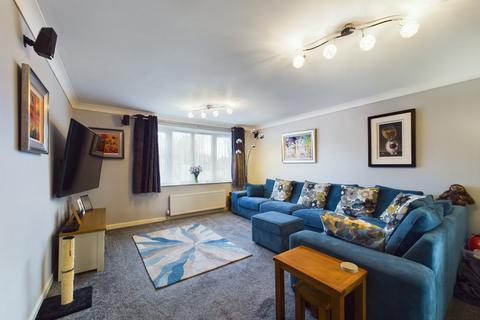 9 Buckingham Way, Towcester, NN12 6JY