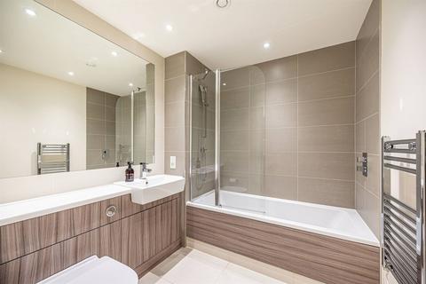 Studio to rent, Argent House, Beaufort Square, NW9