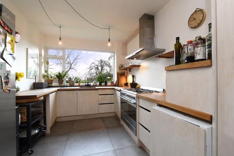 7 Grassmount, London, SE23 3UW