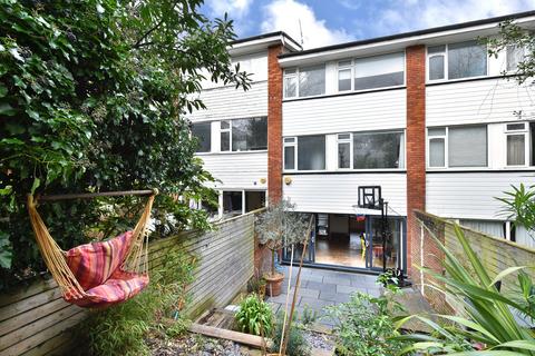 7 Grassmount, London, SE23 3UW