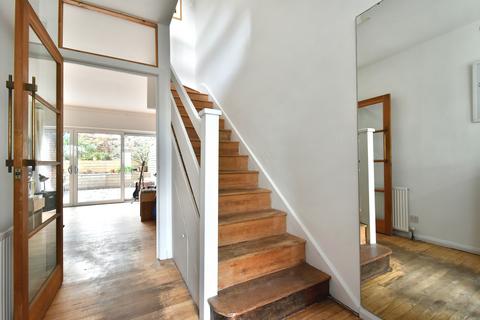 7 Grassmount, London, SE23 3UW