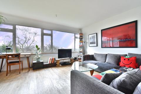 7 Grassmount, London, SE23 3UW