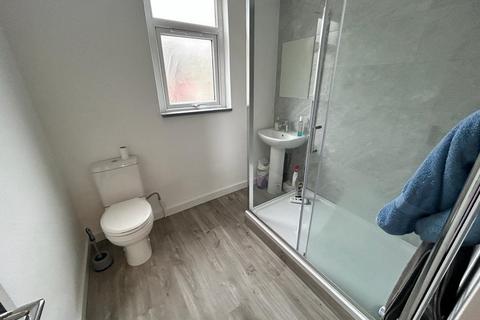 4 bedroom house share to rent - Coronation Street, Salford,