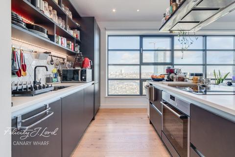 2 bedroom flat for sale, Bridgewater House, Lookout Lane, London, E14