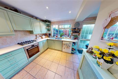 3 bedroom semi-detached house for sale - Church Park Road, Pitsea, Essex, SS13