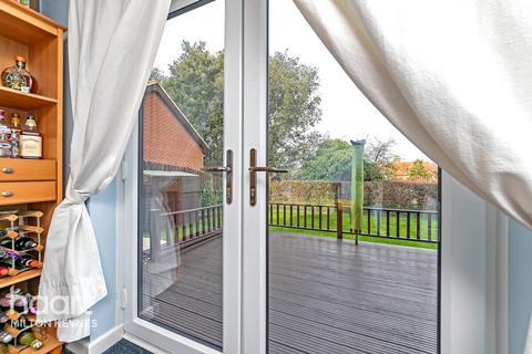 12 Bushey Bartrams, Shenley Brook End, Milton Keynes, MK5 7HE