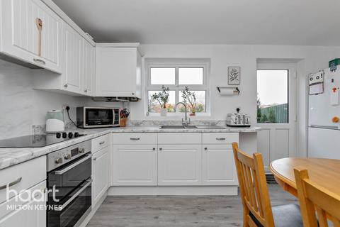 12 Bushey Bartrams, Shenley Brook End, Milton Keynes, MK5 7HE