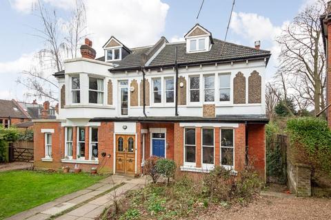 4 bedroom semi-detached house to rent - Fox Hill Gardens, Upper Norwood, London, SE19