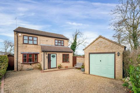 3 bedroom detached house for sale - Foxglove Road, Stamford, PE9