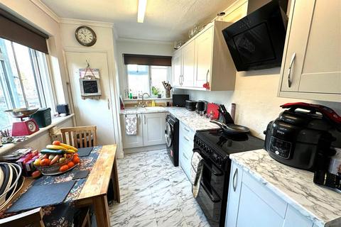 4 Dockwell Close, Feltham, TW14 0QA