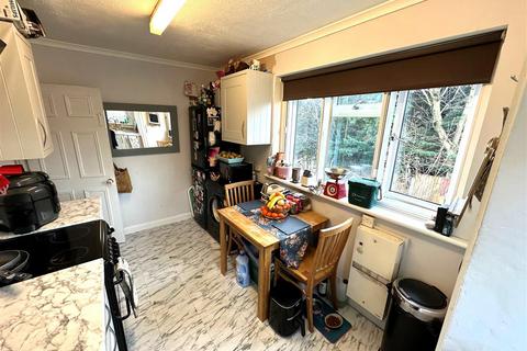 4 Dockwell Close, Feltham, TW14 0QA