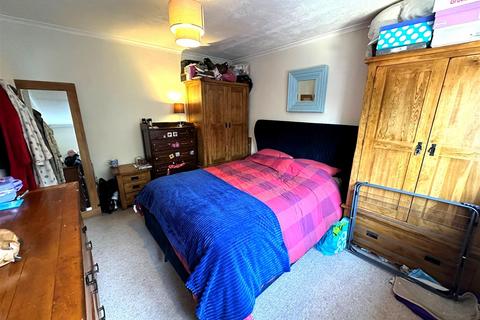 4 Dockwell Close, Feltham, TW14 0QA