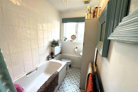 4 Dockwell Close, Feltham, TW14 0QA