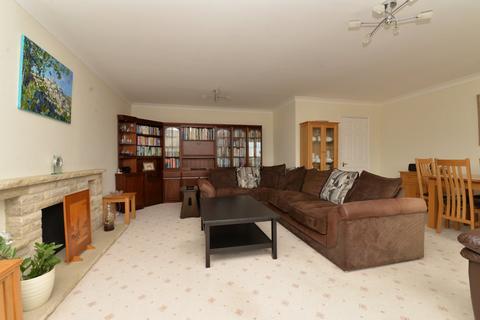 3 bedroom maisonette for sale, Barton Court Avenue, Barton on Sea, New Milton, Hampshire, BH25