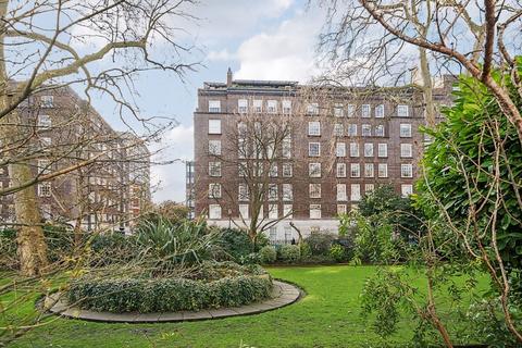 3 bedroom flat to rent - Lowndes Square, London, SW1X
