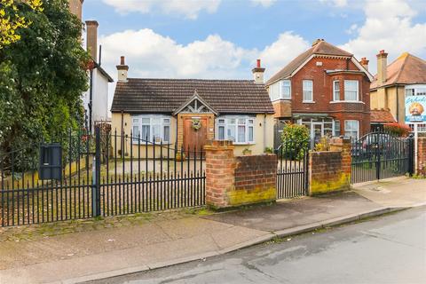 3 bedroom detached bungalow for sale, Windmill Street, Frindsbury, Rochester, Kent