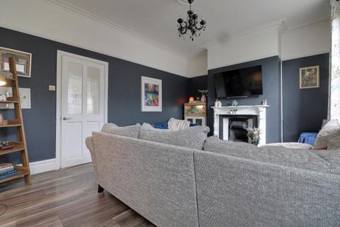 3 bedroom terraced house for sale - Prospect Terrace, Cleckheaton, West Yorkshire, BD19