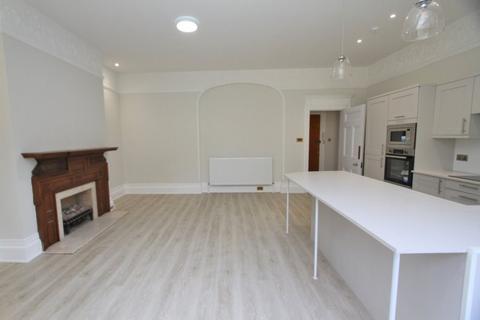 3 bedroom flat to rent - 4 Denton Road, Eastbourne