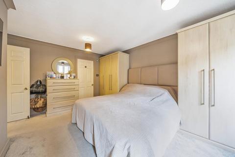 2 bedroom flat for sale, Hillgate Place, Clapham South