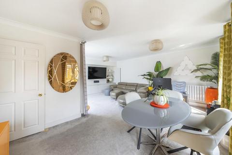 9 Hillgate Place, London, SW12 9ES