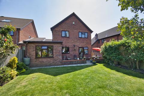 10 Upton Close, Folkestone, CT19 5UG