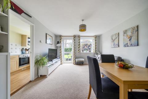 1 bedroom flat for sale - Harrowdene Gardens, Teddington, TW11