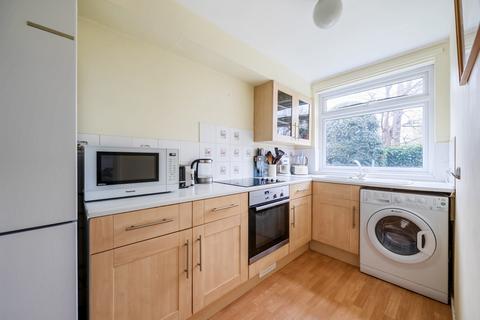1 bedroom flat for sale - Harrowdene Gardens, Teddington, TW11