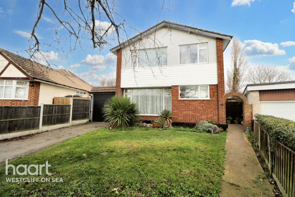 Ashurst Avenue, SOUTHENDONSEA 3 bed detached house for sale £450,000